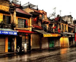 Wander around Hanoi Old Quarter